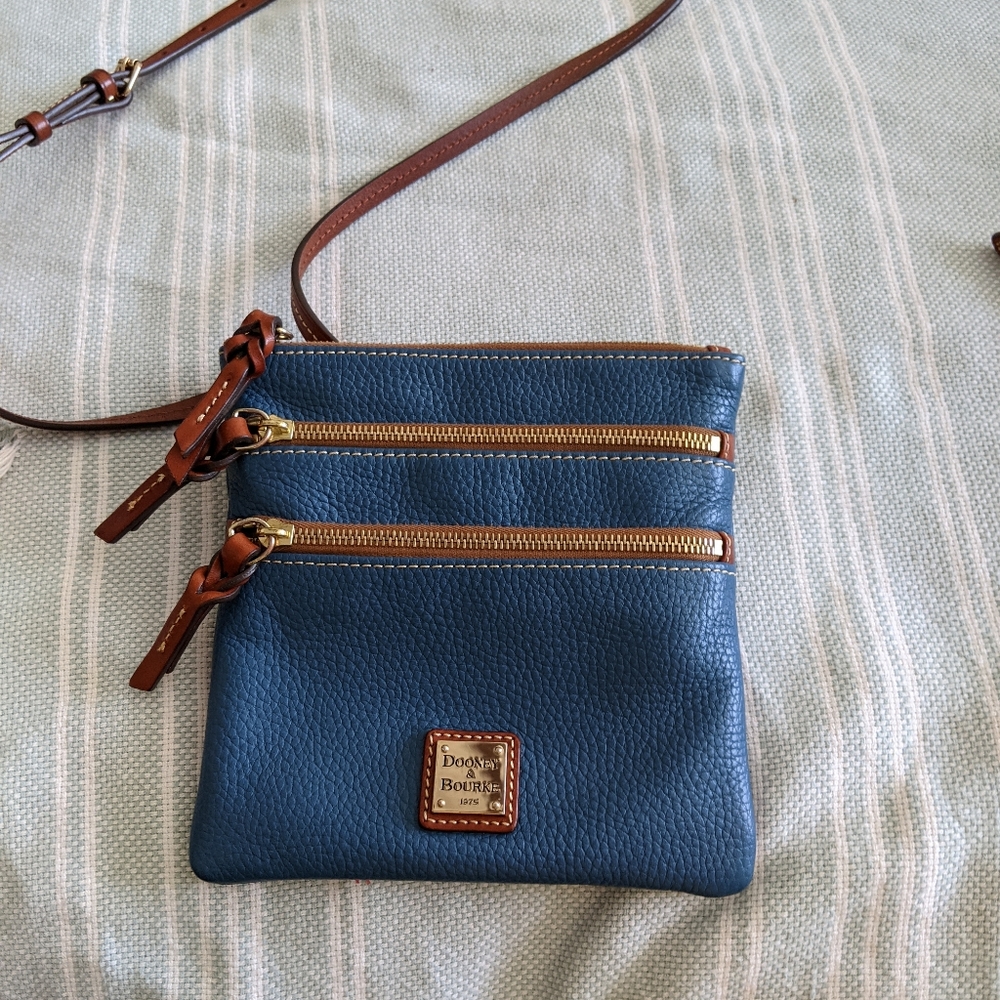 Dooney & Bourke Crossbag